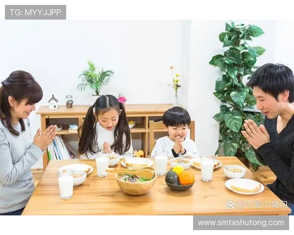 四人餐桌上的爱恨情仇与心灵碰撞一场关于家庭与友情的深刻对话